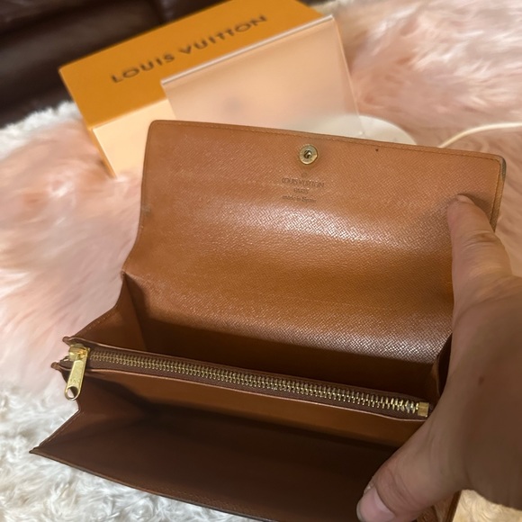 Louis Vuitton Sarah Long Wallet w/ Credit Card Slots, Box, Dust Bag & Chain - Picture 11 of 14